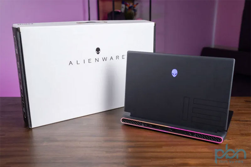 Đánh giá Alienware M16: " laptop khổng lồ với sức mạnh đáng kể"