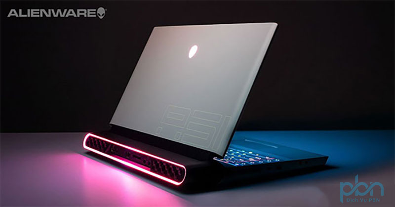Đánh giá Alienware M16: " laptop khổng lồ với sức mạnh đáng kể"